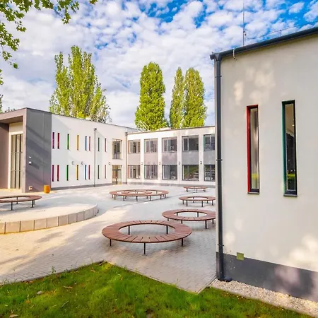 Bed & Breakfast Ciszterci Rendezvenykoezpont 3*