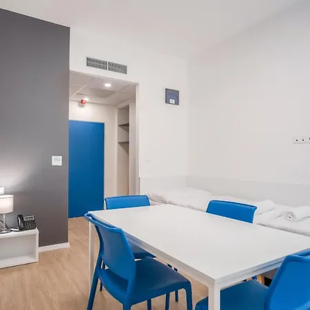 Ciszterci Rendezvenykoezpont Bed & Breakfast Balatonalmádi