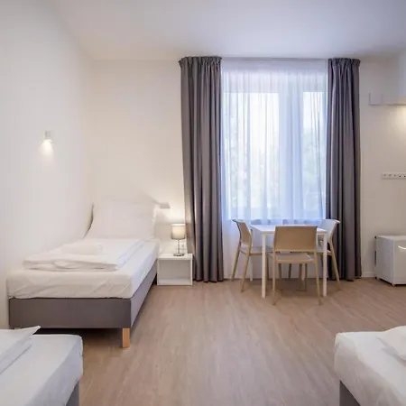 Ciszterci Rendezvenykoezpont Bed & Breakfast Balatonalmádi